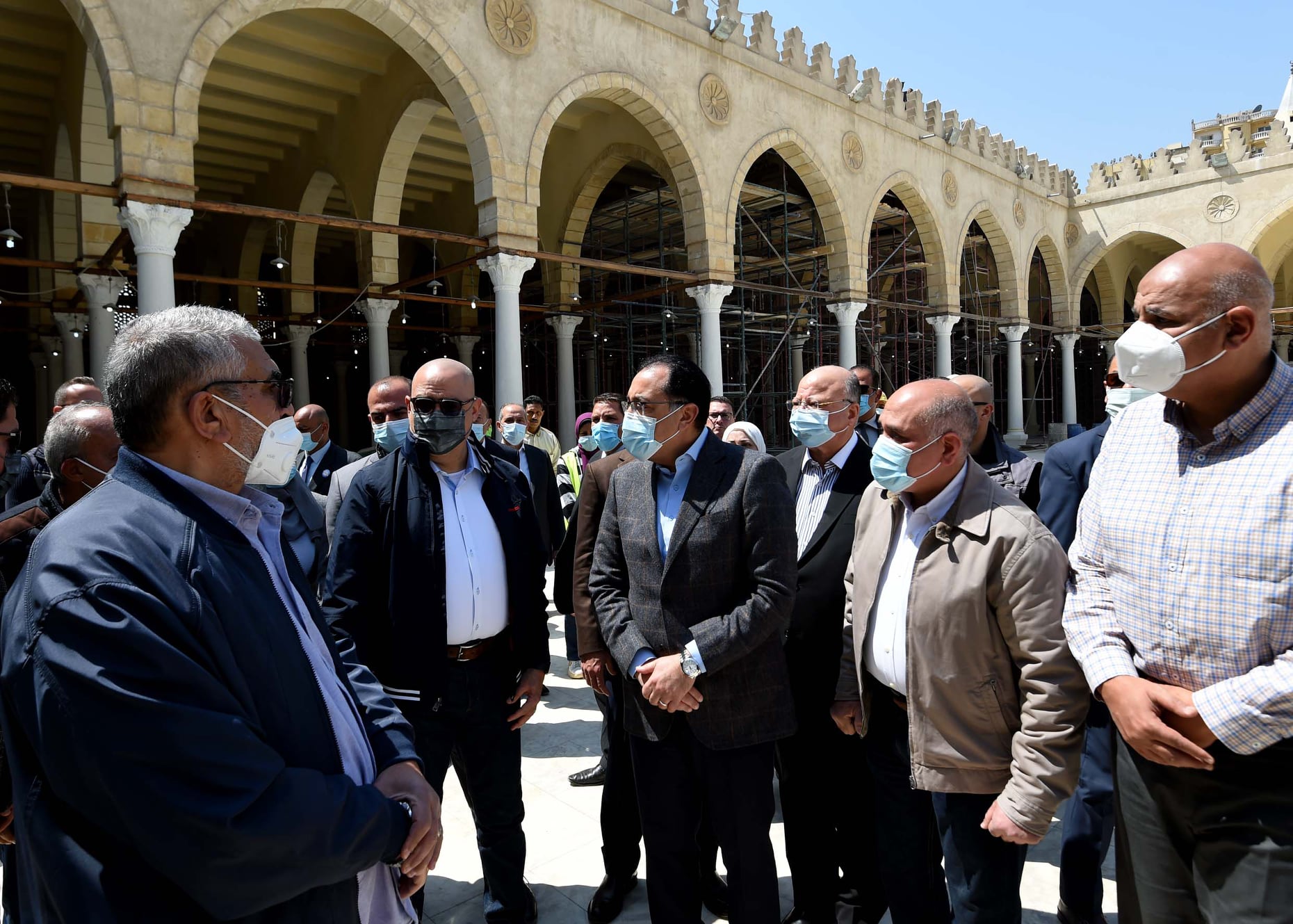 رئيس الوزراء يتفقد أعمال ترميم مسجد عمرو بن العاص وحدائق الفسطاط