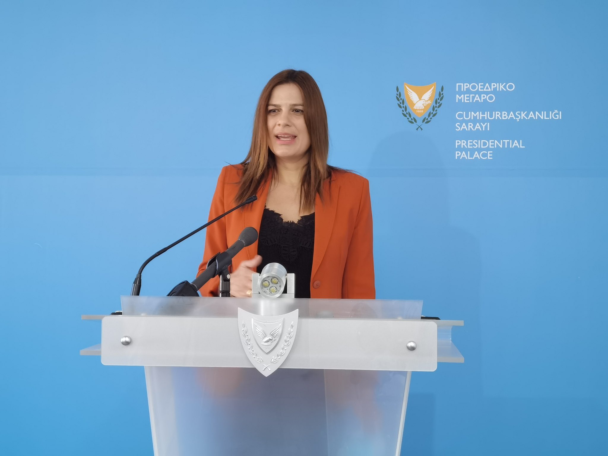 ناتاسا بيليدس وزيرة الطاقة والصناعة والتجارة القبرصية ؛ قبرص