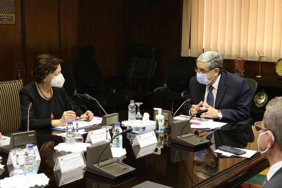 "بنك الاستثمار الأوروبى" يعتزم زيادة تمويل مشروعات الطاقة بمصر