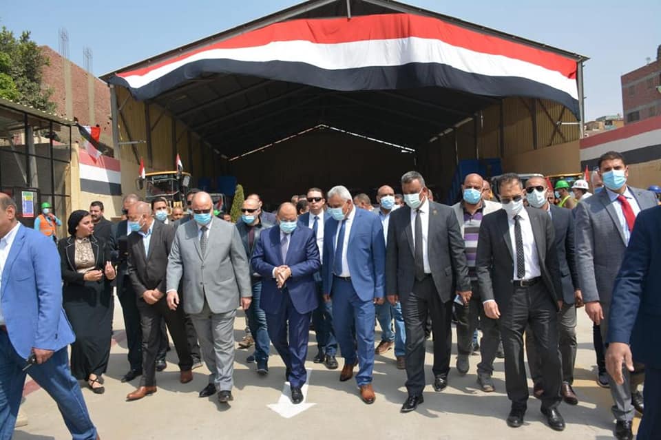 وزير التنمية المحلية يفتتح محطة لنقل المخلفات الصلبة فى المطرية بتكلفة 17 مليون جنيه