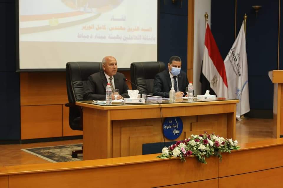 وزير النقل يتابع معدلات تنفيذ المشروعات بميناء دمياط