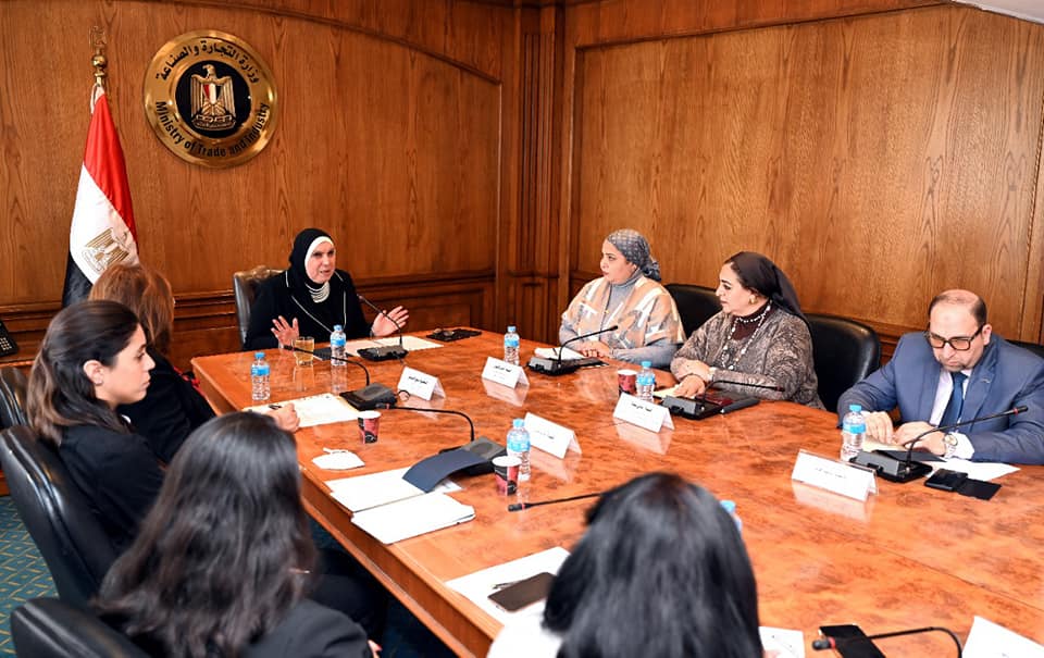 وزيرة التجارة: تنسيق مع أجهزة الدولة لتيسير الإجراءات للحفاظ على معدلات الإنتاج والتصدير