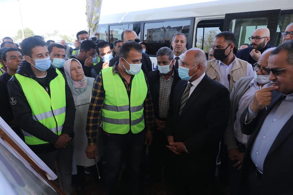 وزير النقل: خطة شاملة لتطوير الطريق الدولى الساحلى بطول 780 كم ليصبح 5 حارات