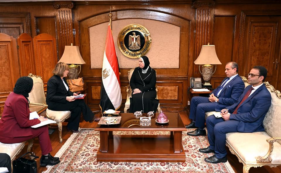 وزيرة التجارة: حريصون على تعزيز التعاون الاقتصادى مع أوروجواي