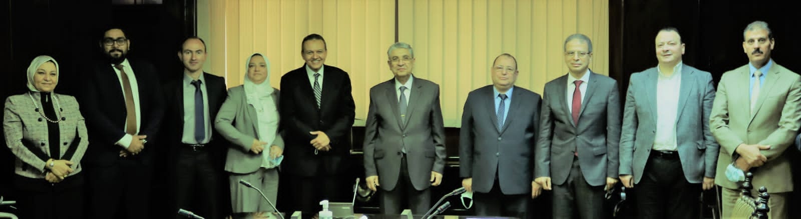 وزير الكهرباء يبحث مع البنك الدولي مشروعات الهيدروجين الأخضر والربط مع اليونان والأردن