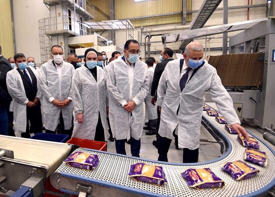 رئيس الوزراء يتفقد المنطقة الاستثمارية “بيراميدز لتنمية المناطق الصناعية”