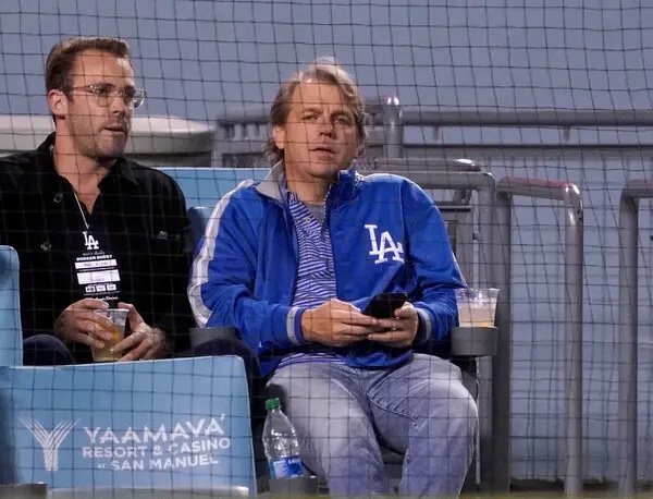 تحالف "بولي" يتوصل إلى اتفاق للاستحواذ على تشيلسي مقابل 4 مليارات جنيه إسترليني