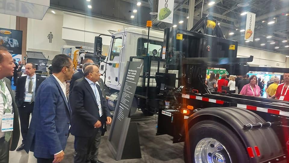 الحكومة تسعى للاستفادة من الخبرات الدولية وأحدث التكنولوجيات في إدارة المخلفات