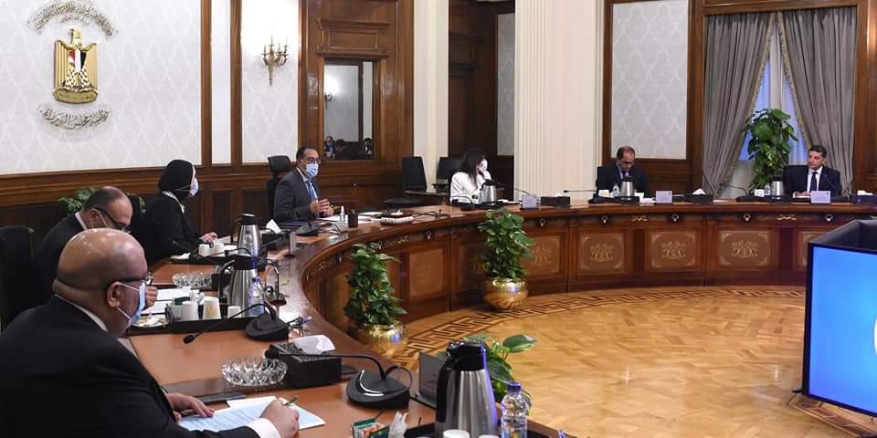 رئيس الوزراء يتابع خطوات إقرار إعفاءات ضريبية ومنح المزيد من الحوافز للمشروعات الصناعية