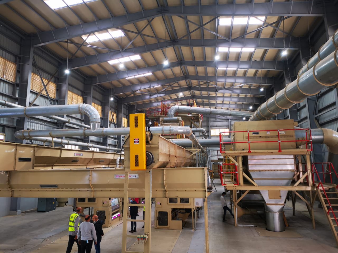 قطاع الأعمال: تشغيل 3 محالج مطورة قبل نهاية 2022 بتكلفة 380 مليون جنيه