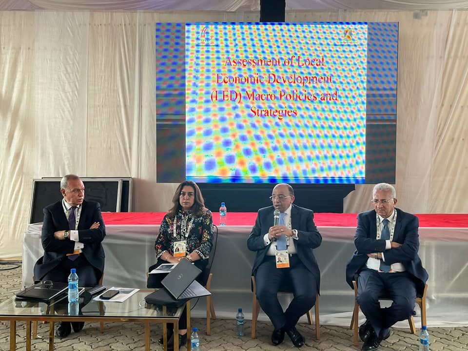 وزير التنمية المحلية يؤكد أهمية تنوع مجالات الاقتصاد المحلى للحد من تأثير الصدمات الاقتصادية
