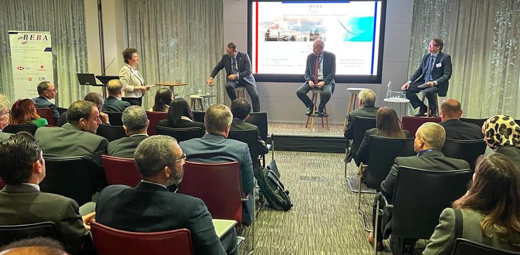 اقتصادية قناة السويس تبحث سبل جذب الاستثمار الإنجليزى لمشروعات الاقتصاد الأخضر