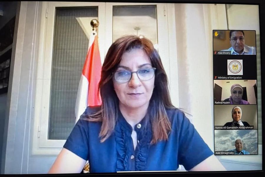 وزيرة الهجرة تعقد اجتماعات لمتابعة الترتيبات النهائية لجلسات مؤتمر “مصر تستطيع بالصناعة”