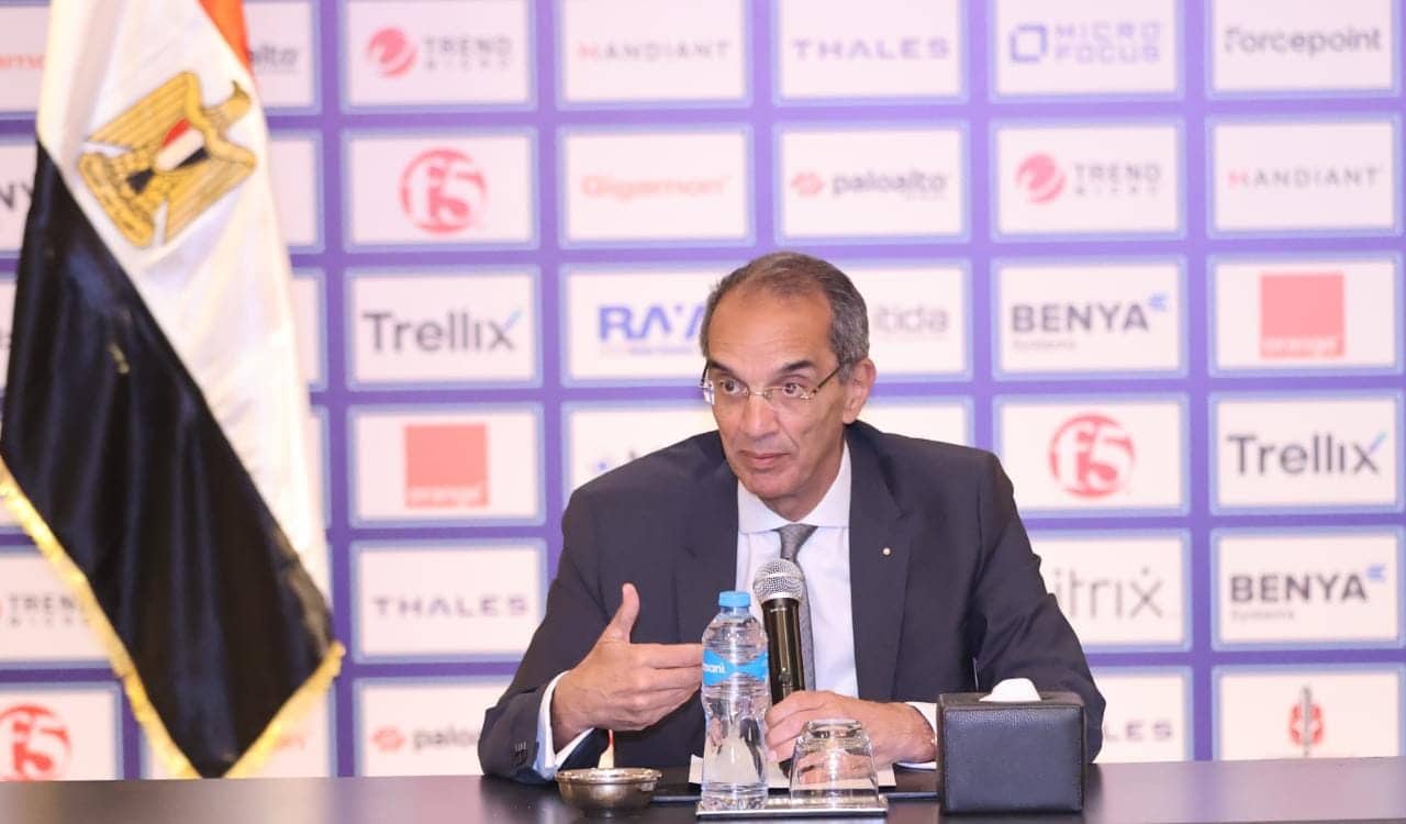 وزير الاتصالات: 2 مليار دولار لرفع كفاءة الإنترنت لتصبح مصر الأسرع أفريقياً