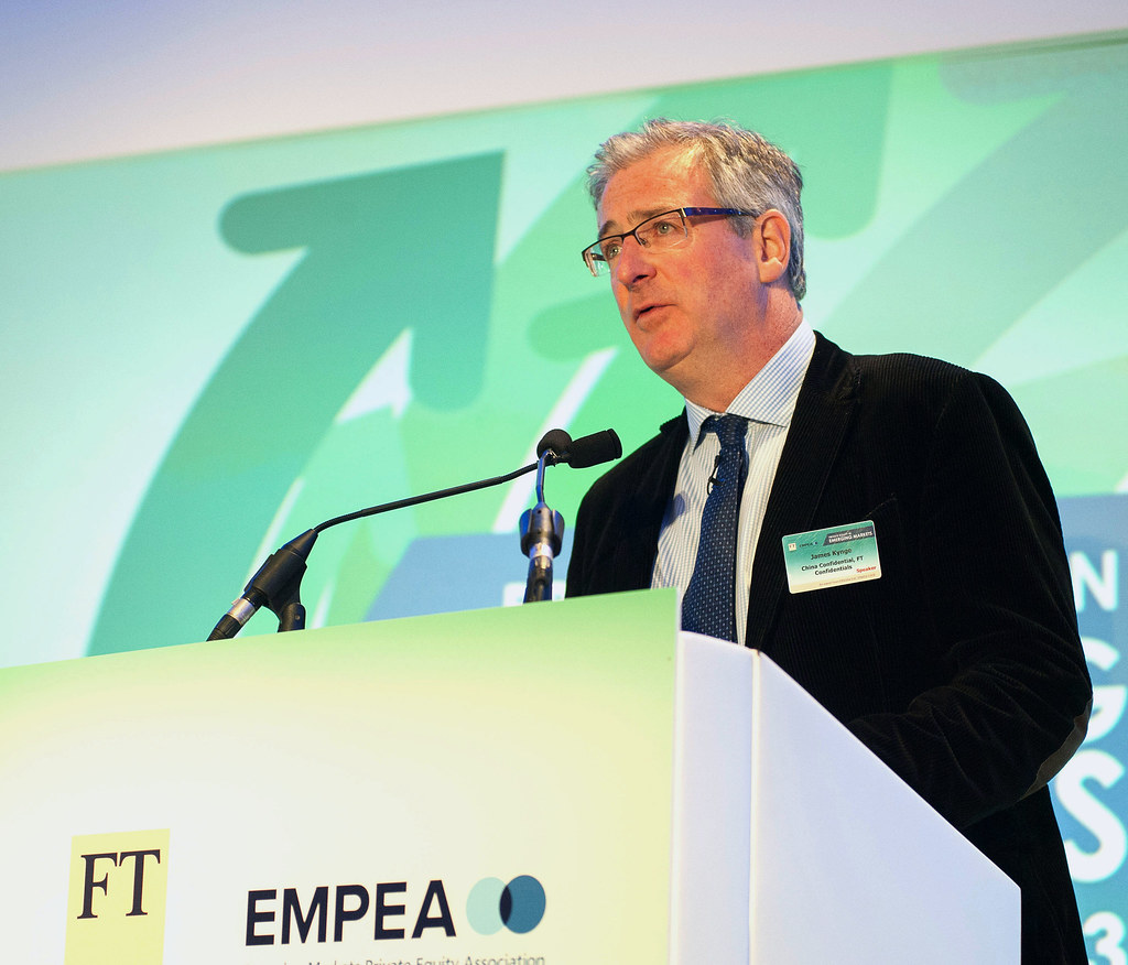 جيمس كينجي محرر شئون الصين في صحيفة فاينانشيال تايمز