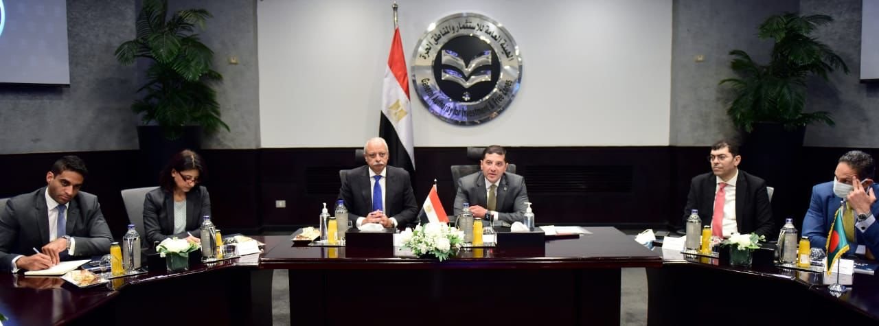 رئيس هيئة الاستثمار يبحث التعاون مع سفراء 24 دولة.. ويعرض خطة الحكومة لتحسين بيئة الاستثمار