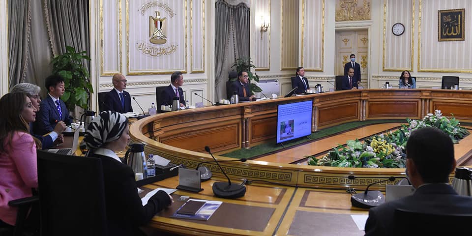 “مدبولى” يلتقى ممثلى شركة “أوتسوكا” اليابانية لاستعراض خططها بزيادة استثماراتها فى مصر