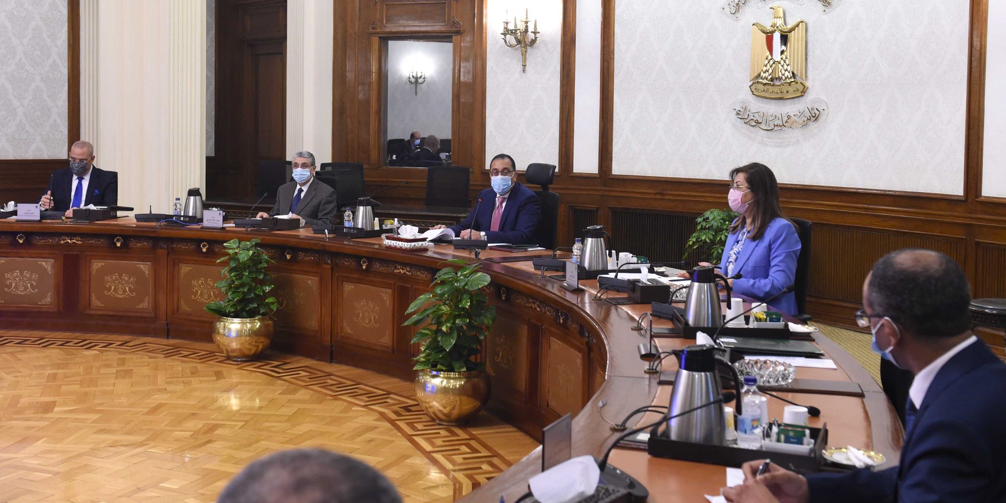 رئيس الوزراء يتابع خطط التوسع في إقامة مشروعات تحلية مياه البحر