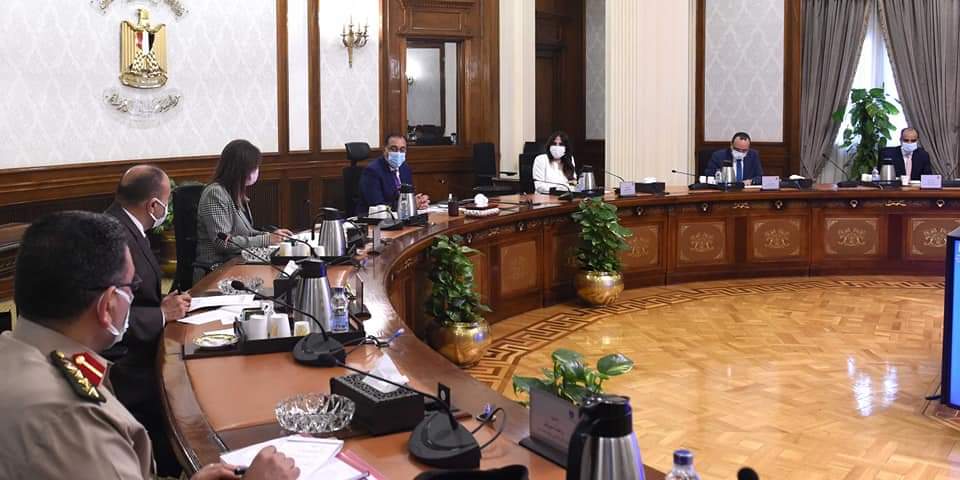 وزير الطيران يبحث مع سفير بولندا فى مصر تعزيز التعاون فى مجال النقل الجوى