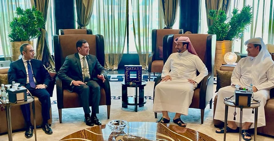 رئيس هيئة الاستثمار يبحث زيادة الاستثمارات القطرية في مصر