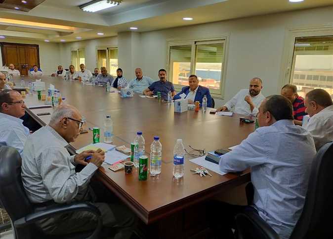 “مستثمرى 15 مايو” تخاطب “الصناعة” و”التأمينات” لحل مشكلات المصانع