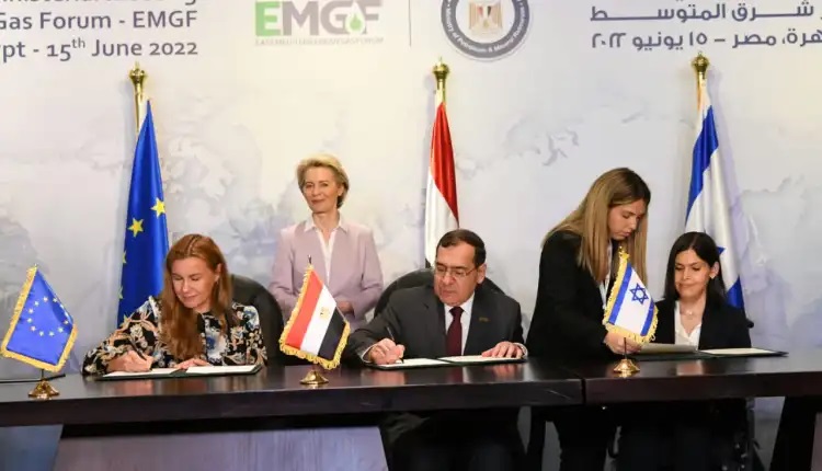 مصر توقع مذكرة تفاهم ثلاثية لنقل وتصدير الغاز الطبيعي لأوروبا