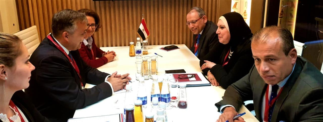 وزيرة التجارة تبحث تعزيز التعاون المشترك بين منظمات الأعمال المصرية والروسية
