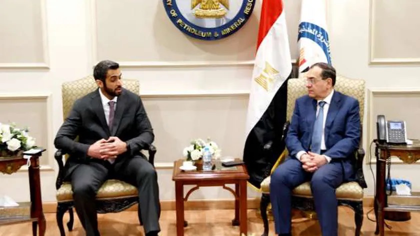 "البترول" تشكل فريق عمل مع "مبادلة" الإماراتية لبحث فرص الاستثمار المشترك