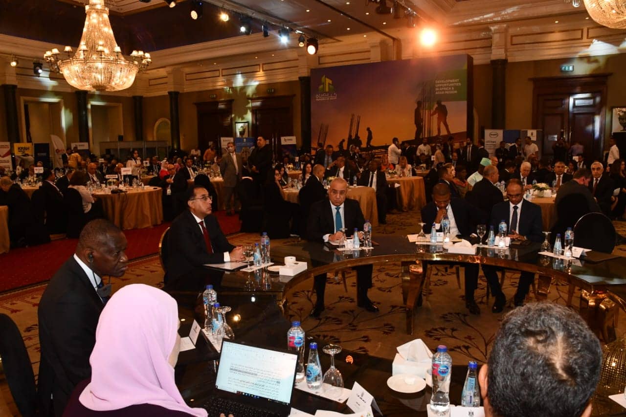 وزير الإسكان: زيادة مساحة المعمور المصرى لتوفير فرص استثمار جديدة