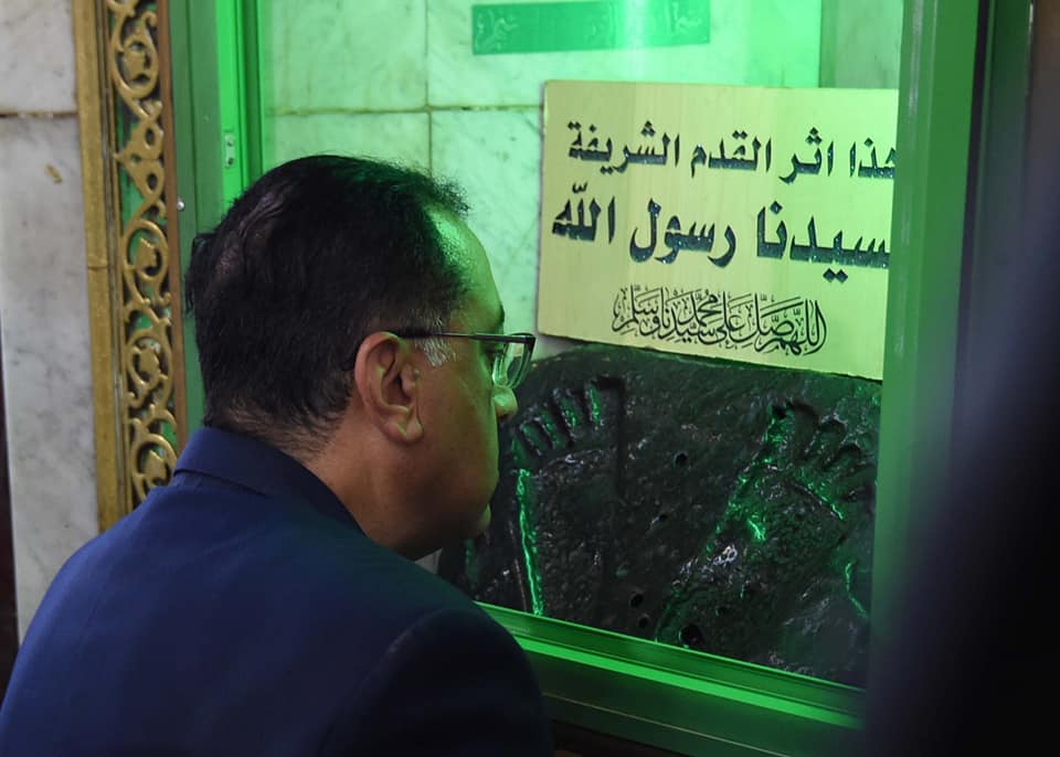 رئيس الوزراء يتفقد أعمال تطوير مسجد السيد البدويّ بطنطا