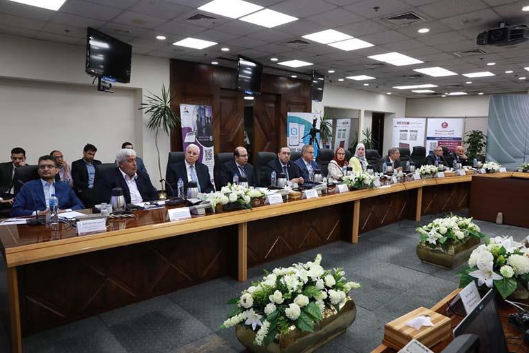 “معلومات الوزراء”: مقترحات بزيادة برامج التصدير والتدريب لزيادة الشراكة بين القطاعين العام والخاص