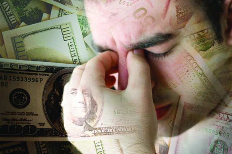 «القلق المالى» يتفاقم وسط الأزمات الاقتصادية