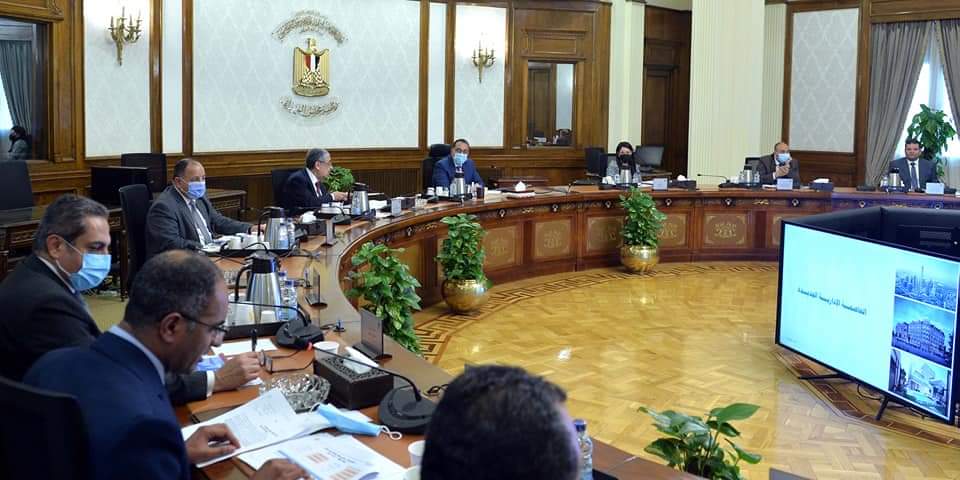 رئيس الوزراء يتابع الموقف التنفيذي لعدد من المشروعات القومية