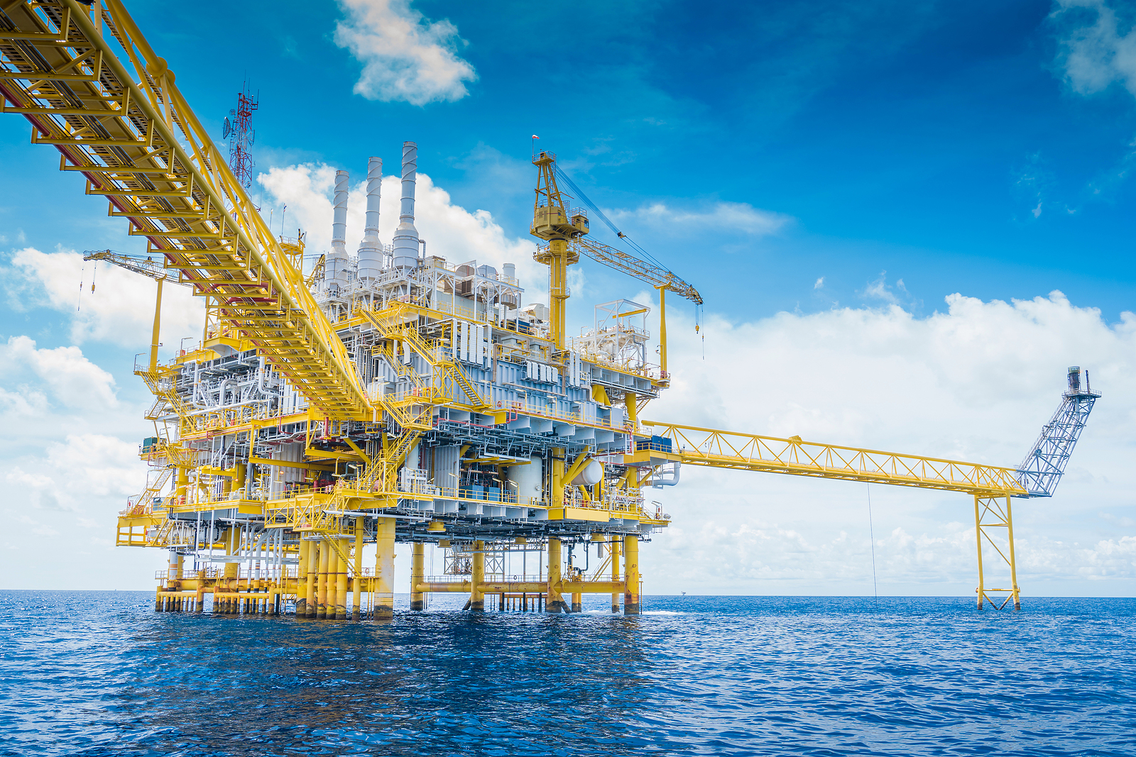 رومانيا تستخرج الغاز من قاع بحر مزروع بالألغام لخفض اعتمادها على روسيا