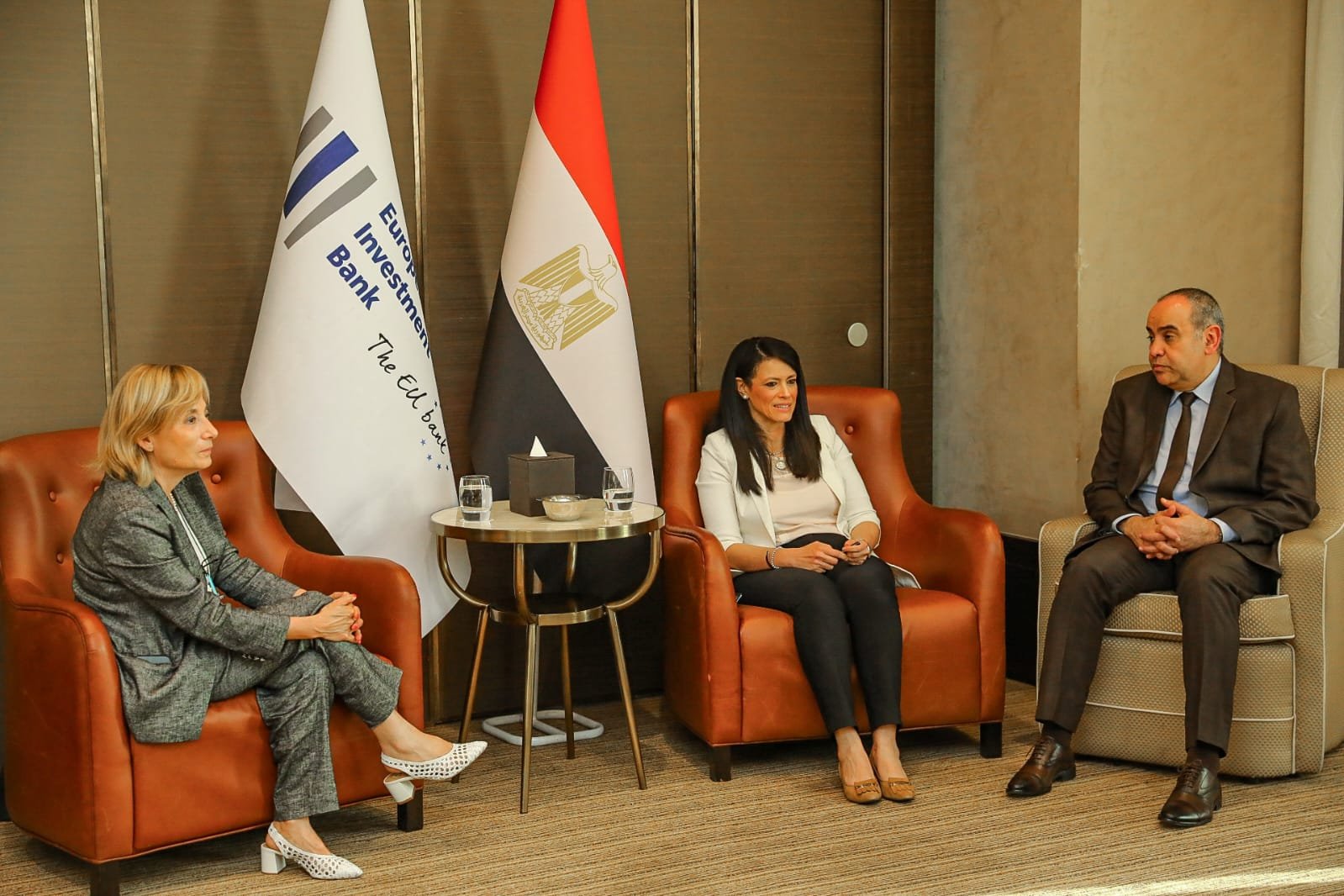 "الطيران المدني" تتطلع لمزيد من التعاون مع "الاستثمار الأوروبي" فى تطوير القطاع