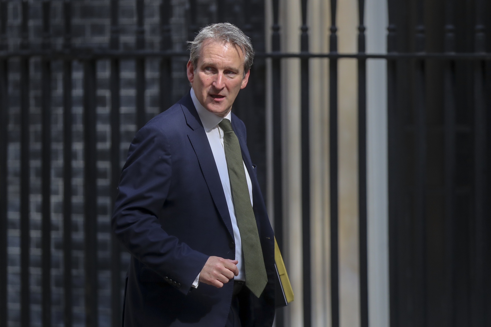 استكمالا لموجة الاستقالات.. وزير الأمن البريطاني يتخلى عن منصبه