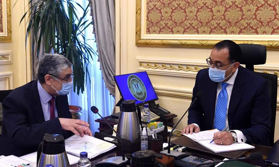 رئيس الوزراء: الاعتماد على الطاقات المتجددة فى توليد الكهرباء وتحلية المياه