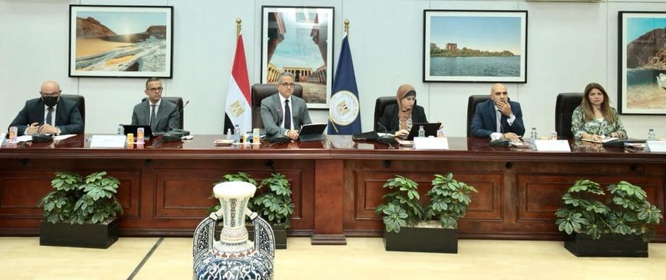 وزير السياحة: اتخاذ الإجراءات القانونية تجاه الشركات المخالفة للضوابط المنظمة للحج السياحي