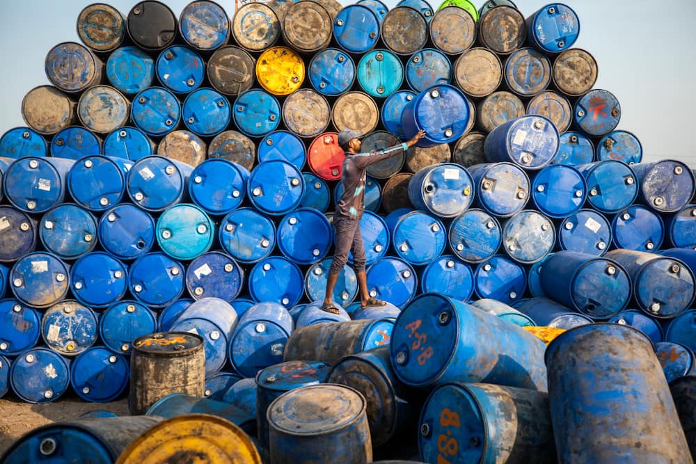 الاستهلاك العالمي للطاقة ؛ النفط ؛ إنتاج النفط