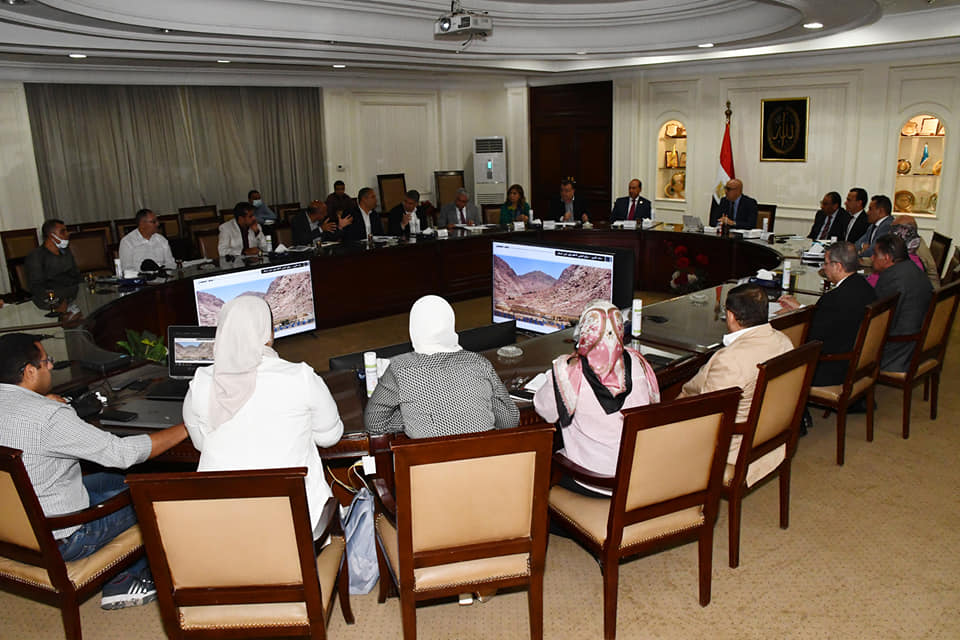وزير الإسكان يوجه بالإسراع فى معدلات تنفيذ تطوير موقع التجلى الأعظم