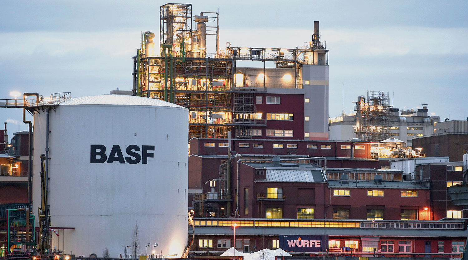 "باسف" الألمانية تعتزم خفض إنتاج الأمونيا بسبب ارتفاع أسعار الغاز