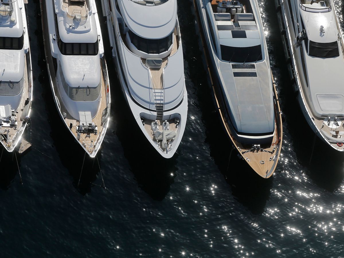 سياحة اليخوت