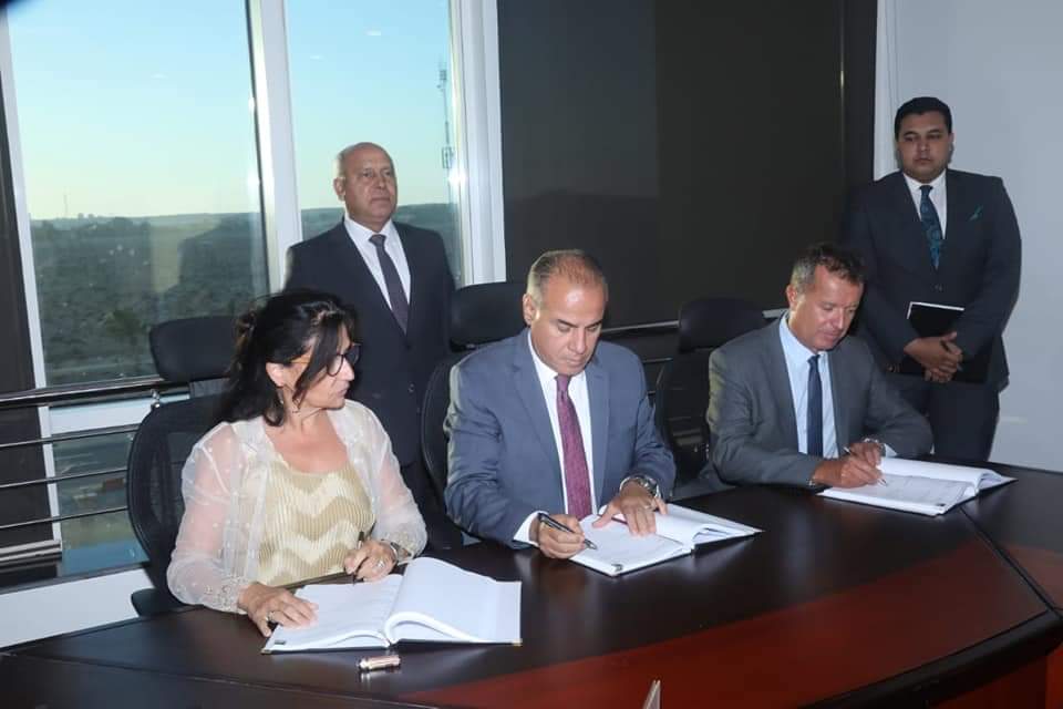 وزير النقل يشهد توقيع اتفاقيتين في مجال النقل البحري