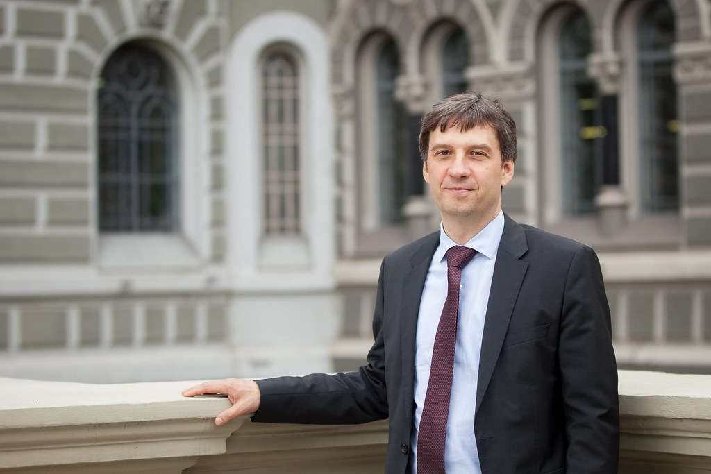 أوليج تشورى، نائب محافظ سابق للبنك المركزى الأوكرانى ؛ أوكرانيا ؛ فاينانشيال تايمز