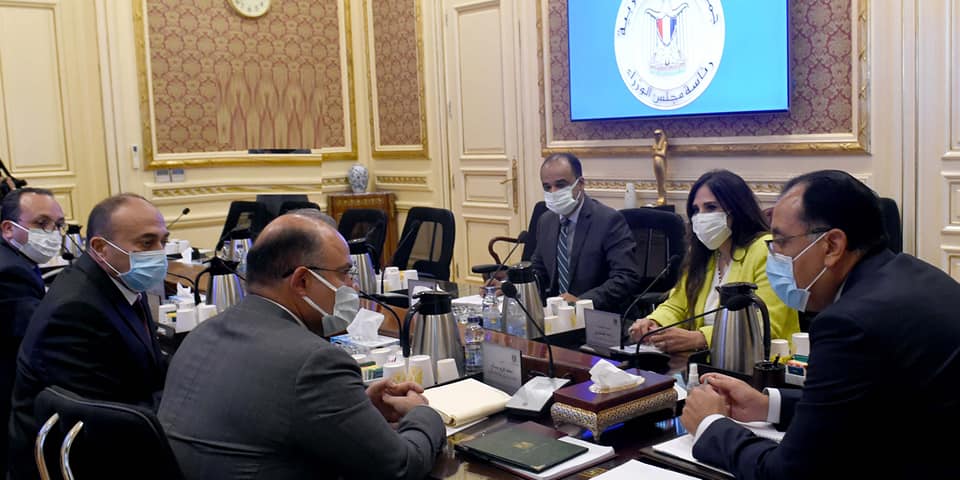 “مدبولى” يناقش مع “فريد” خطط تطوير أسواق المال