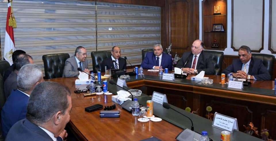 وزير الطيران: جودة الخدمات وتعظيم العائد والارتقاء بالعنصر البشري في مقدمة الأولويات