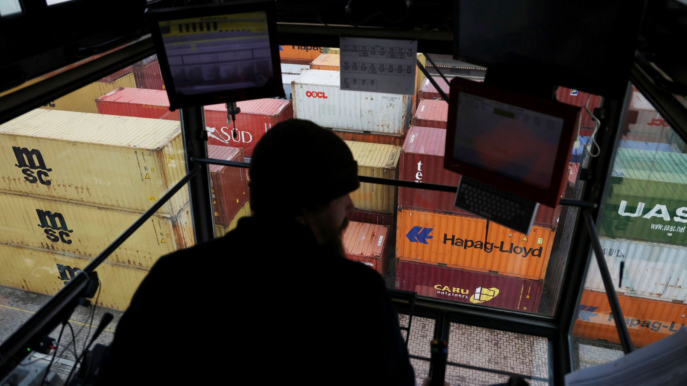 العجز التجارى في منطقة اليورو ؛ الاتحاد الأوروبى ؛ الصادرات ؛ الواردات ؛ التجارة العالمية ؛ الاقتصاد العالمى