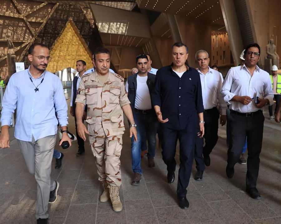 وزير السياحة يتفقد المتحف المصري الكبير للوقوف على الموقف التنفيذي للأعمال