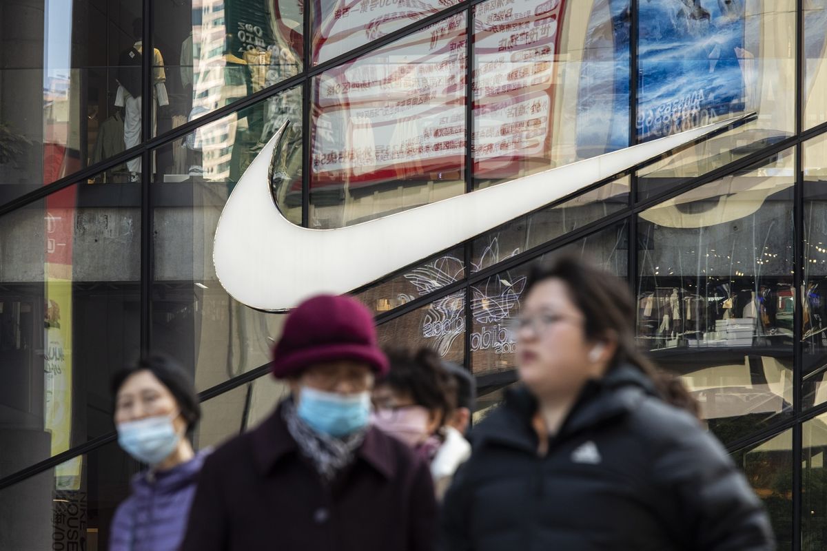 تضرر مبيعات شركات كبرى منها "ستاربكس" و"نايكي" في الصين بفعل الإغلاق