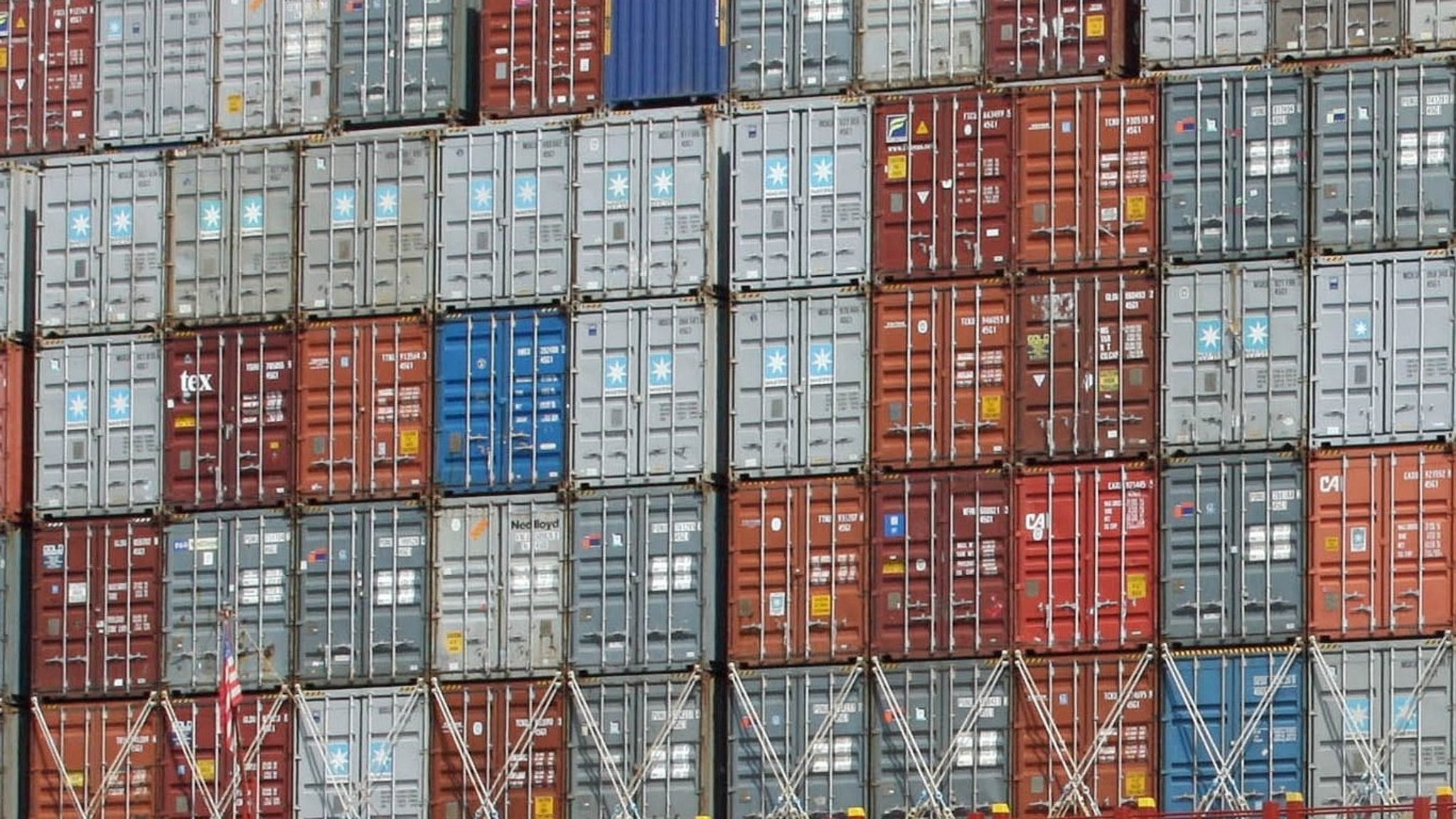 الصادرات ؛ الواردات ؛ التجارة العالمية ؛ الاقتصاد العالمي ؛ الاقتصاد العالمى